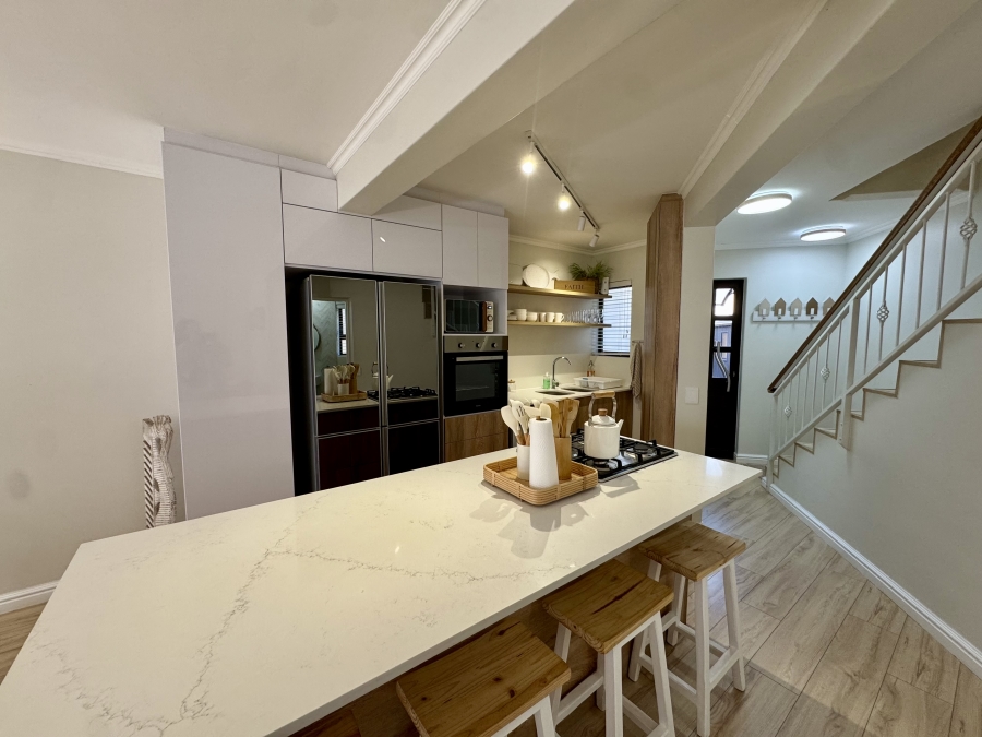 3 Bedroom Property for Sale in Waves Edge Western Cape